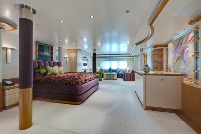 Superyacht PEGASUS V (ex PRINCESS MARIANA) -  Master Stateroom